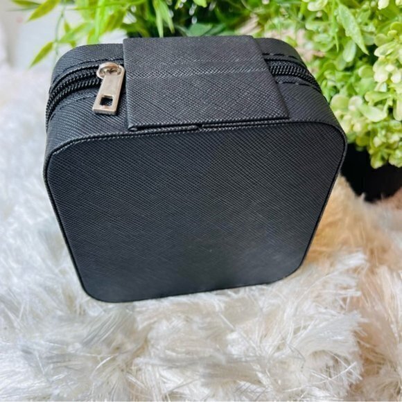 💖 Travel Jewelry Box Organizer Display Portable convenient‎ Case Color Bl… - Picture 3 of 10